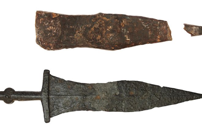 Römischer Dolch und Fragment einer Dolchscheide, 1.Jh.n.Chr.