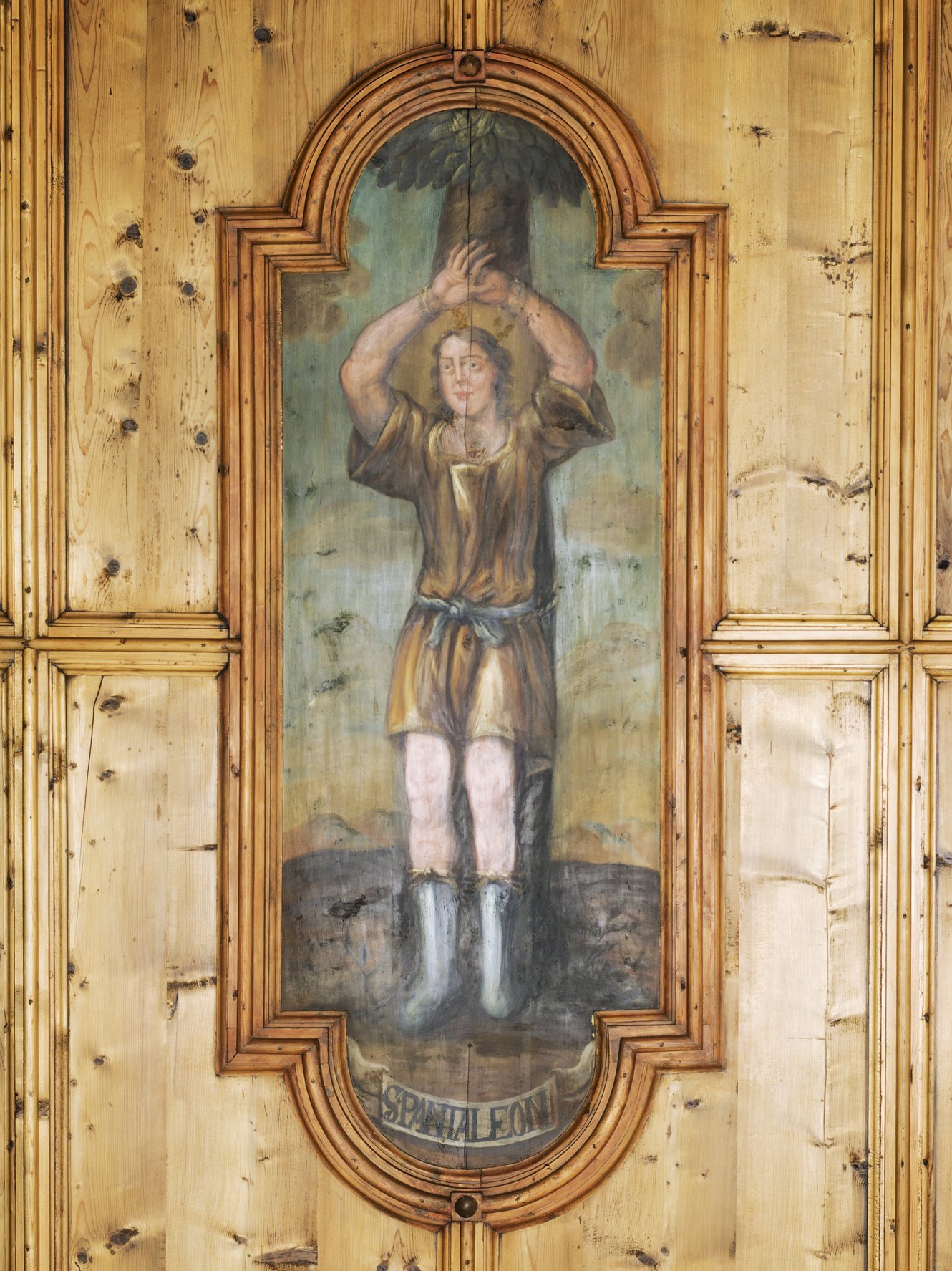 Hl. Pantaleon, Ausschnitt aus den Vierzehn Nothelfern, Deckenbild aus der Pfarrkirche Bartholomäberg, Michael Lorünser, 1732; Foto: Dieter Petras