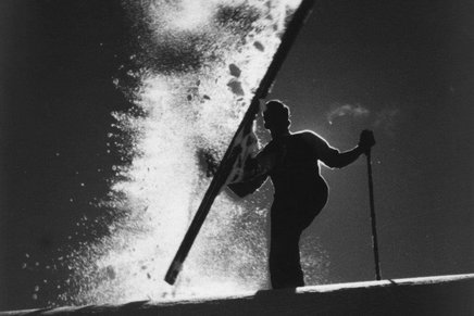 Skifahrer beim Wenden, vermutl. Mitte der 1930er-Jahre