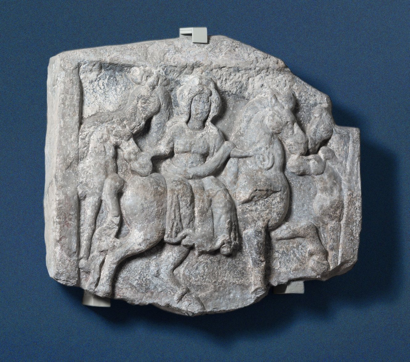 Weihestein an die Pferdegöttin Epona, 1./2. Jhd. n. Chr. ©vorarlberg museum, Robert Fessler