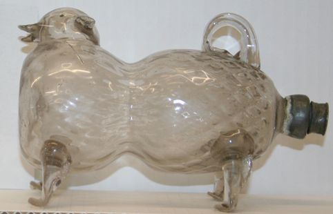 Schnapshund, Scherzglas, 18. Jhd., gefertigt vermutlich in Herzogenweiler, Baden-Württemberg, vorarlberg museum